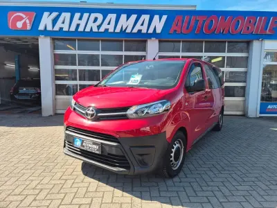 Gebraucht Toyota Proace 120 PS (88 kW) 2021 Rot Van / Kleinbus