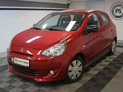 Gebraucht Mitsubishi Space Star Edition 71 PS (52 kW) 2015 Rot Limousine