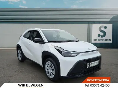 Neu Toyota Aygo X PURE 116 PS (85 kW) 2026 Schneeweiß SUV