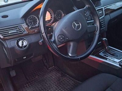 Gebraucht Mercedes E250 204 PS (150 kW) 2009 Schwarz Limousine