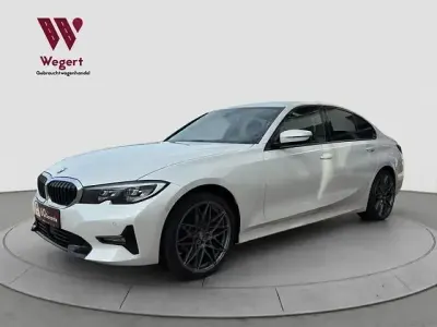 Gebraucht BMW 320 Sport Line 190 PS (139 kW) 2021 Weiß Limousine