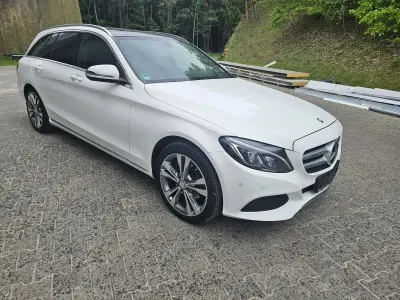 Gebraucht Mercedes C220 Avantgarde 170 PS (125 kW) 2015 Weiß Limousine