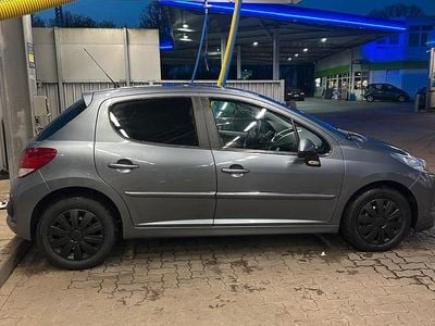 Gebraucht Peugeot 207 71 PS (52 kW) 2011 Grau Limousine