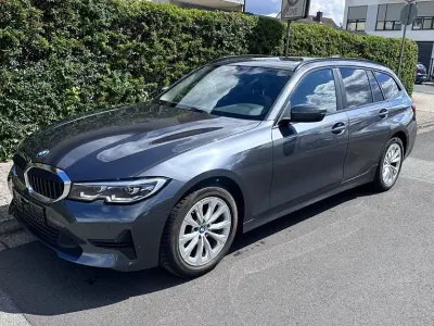 Gebraucht BMW 318 Advantage 150 PS (110 kW) 2021 Mineralgrau Kombi