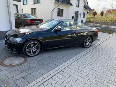 Gebraucht BMW 320 Cabriolet Exclusive 170 PS (125 kW) 2011 Schwarz Cabrio