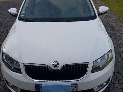 Gebraucht Skoda Octavia Elegance 110 PS (80 kW) 2014 Weiß Kleinwagen