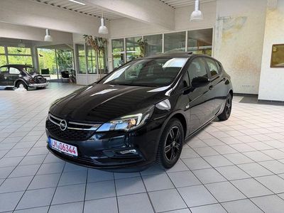 Gebraucht Opel Astra Edition 105 PS (77 kW) 2017 Schwarz Limousine