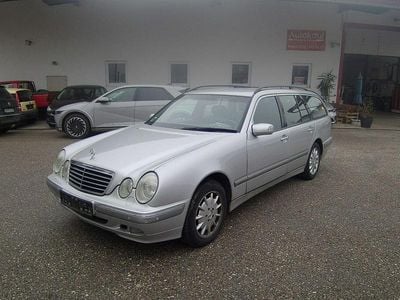 Gebraucht Mercedes E240 170 PS (125 kW) 2000 Silber Limousine