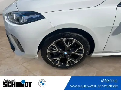 Gebraucht BMW 220 M Sport 163 PS (119 kW) 2025 Alpinweiß uni Coupé