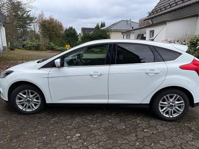Gebraucht Ford Focus Titanium 125 PS (91 kW) 2013 Weiß Limousine