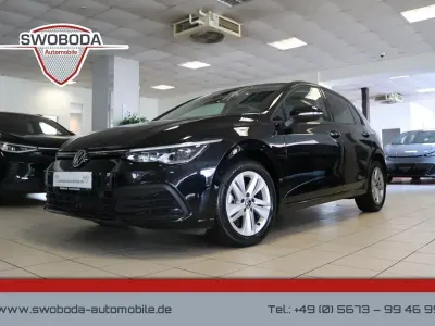 Gebraucht VW Golf VIII Life 131 PS (96 kW) 2023 Deep black Limousine