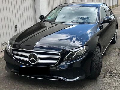 Schwarz Gebraucht 2016 Mercedes E220 Limousine | 21.500 € (Etwas zu teuer)