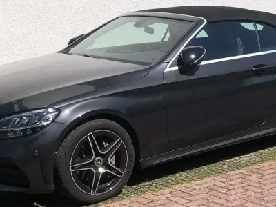 Gebraucht Mercedes C180 AMG line 156 PS (114 kW) 2020 Schwarz Cabrio