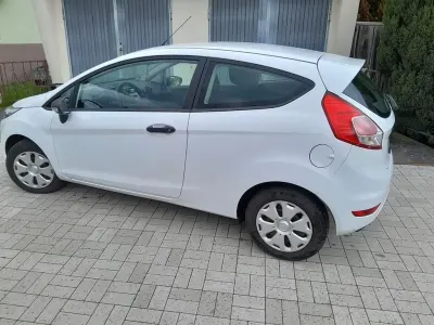 Używany Ford Fiesta Trend 60 KM (44 kW) 2016 Biały Hatchback