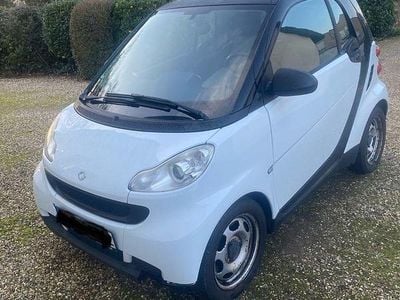Weiß Gebraucht 2010 Smart ForTwo Coupé Pure Coupé | 2.500 € (Etwas zu teuer)