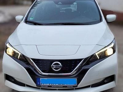 Gebraucht Nissan Leaf Acenta 110 kW (150 PS) 2021 Weiß Kleinwagen