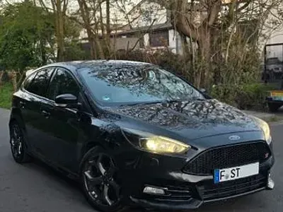 Usata Ford Focus ST 185 CV (136 kW) 2015 Berlina
