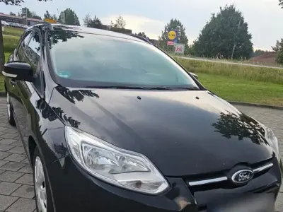 Gebraucht Ford Focus 115 PS (84 kW) 2013 Schwarz Kombi