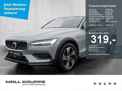 Vapour grey / metallic Gebraucht 2023 Volvo V60 CC Plus Kombi | 33.850 € (Superpreis)