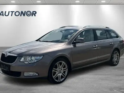 Używany Skoda Superb Elegance 140 KM (102 kW) 2012 Purpurowy Kombi