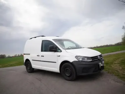 Używany VW Caddy 75 KM (55 kW) 2016 Biały Minivan