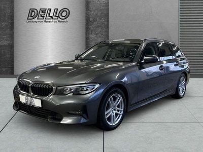 Grau Gebraucht 2021 BMW 320 Sport Line Kombi | 23.990 € (Fairer Preis)