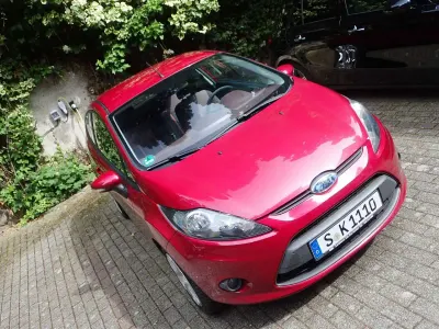 Gebraucht Ford Fiesta Trend 82 PS (60 kW) 2009 Rot Limousine