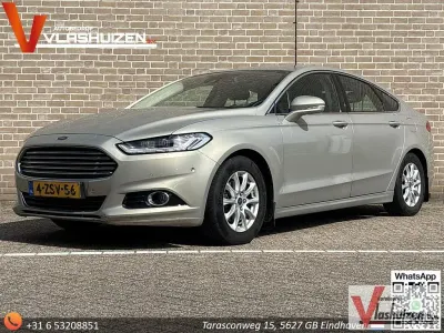 Gebraucht Ford Mondeo Titanium 160 PS (117 kW) 2015 Grau Limousine