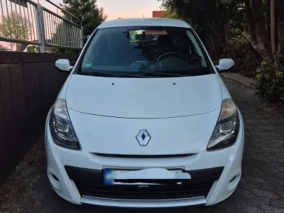 Begagnad Renault Clio II 75 HK (55 kW) 2010 Vit Sedan