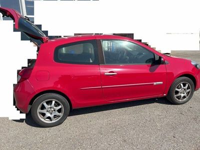 gebraucht Renault Clio III (R) 1.2 75PS Baujahr 2009 rot