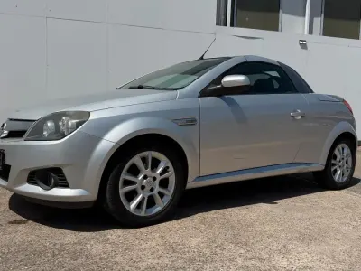 Używany Opel Tigra 125 KM (91 kW) 2005 Srebrny Kabriolet