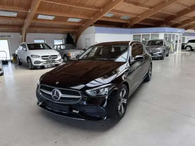 Gebraucht Mercedes C200 Avantgarde 186 PS (136 kW) 2023 Nachtschwarz Kombi