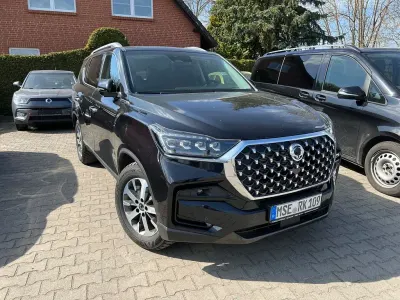 Gebraucht SsangYong Rexton Quartz 201 PS (147 kW) 2024 Schwarz SUV