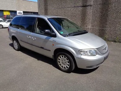 Gebraucht Chrysler Voyager 143 PS (105 kW) 2003 Silber Van / Kleinbus