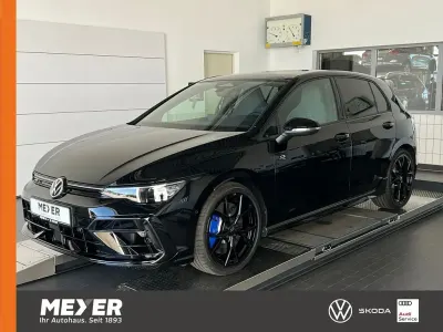 Neu VW Golf VIII R 333 PS (244 kW) 2026 Grenadillschwarz metallic Limousine