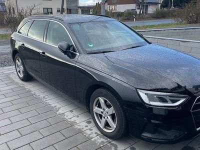 Gebraucht Audi A4 136 PS (100 kW) 2021 Schwarz Kombi