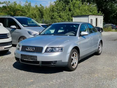 Gebraucht Audi A4 130 PS (95 kW) 2001 Silber Limousine