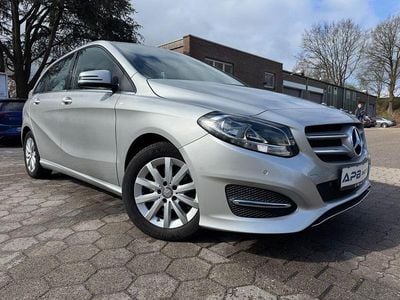 Usata Mercedes B180 122 CV (89 kW) 2016 Argento Monovolume