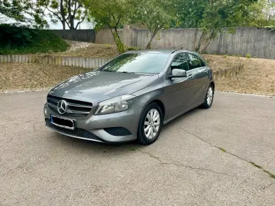 Gebraucht Mercedes A180 122 PS (89 kW) 2013 Grau Kleinwagen