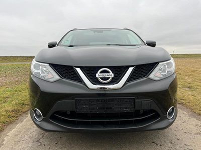 Gebraucht Nissan Qashqai 116 PS (85 kW) 2016 Schwarz SUV