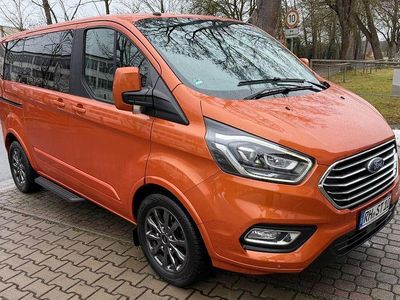 Gebraucht Ford Tourneo 170 PS (125 kW) 2018 Orange Van / Kleinbus