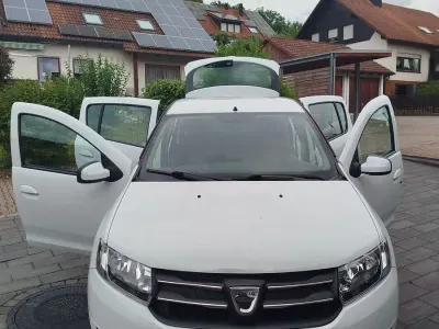 Gebraucht Dacia Sandero Lauréate 90 PS (66 kW) 2013 Weiß Limousine