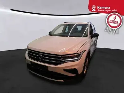 Używany VW Tiguan Sport 150 KM (110 kW) 2022 Biały SUV