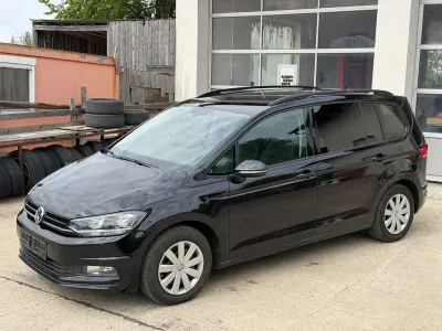 Gebraucht VW Touran Trendline 110 PS (80 kW) 2016 Schwarz Van / Kleinbus