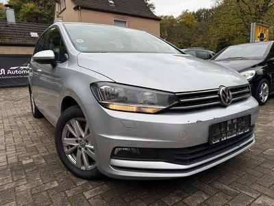Silber Gebraucht 2020 VW Touran Comfortline Van / Kleinbus | 13.999 € (Fairer Preis)
