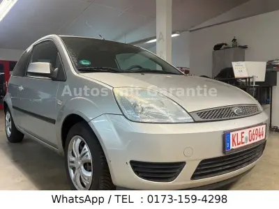 Gebraucht Ford Fiesta Ambiente 69 PS (50 kW) 2005 Silber Kleinwagen