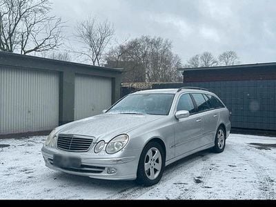 Gebraucht Mercedes E270 Avantgarde 177 PS (130 kW) 2003 Silber Kombi