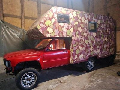 Gebraucht Toyota HiLux 90 PS (66 kW) 1987 Rot Pickup