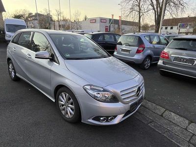 Gebraucht Mercedes B180 122 PS (89 kW) 2012 Silber Van / Kleinbus