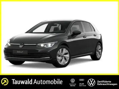 Gebraucht VW Golf VIII Style 131 PS (96 kW) 2024 Grau Limousine
